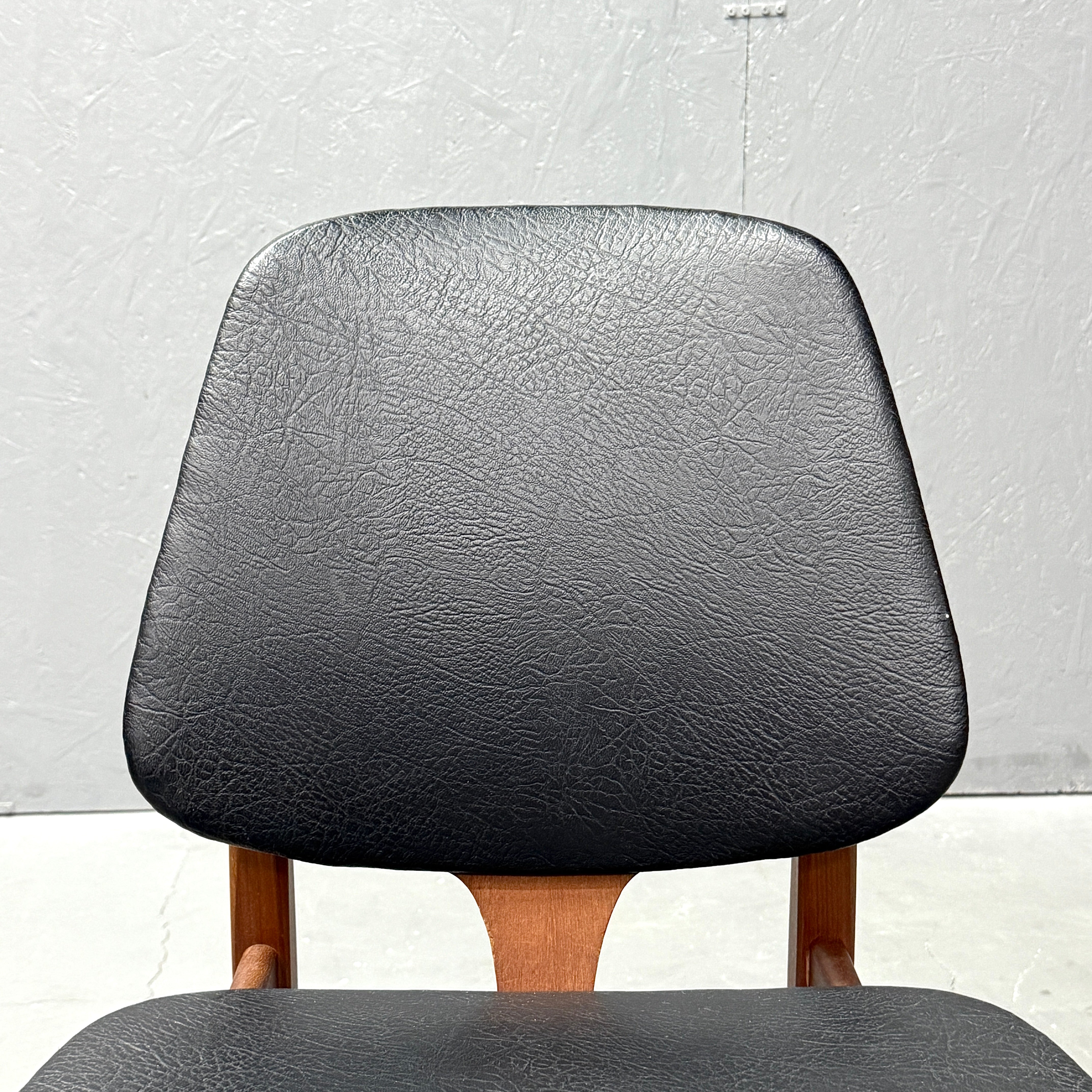 Elliots of Newbury(EON) / VINTAGE CHAIR ヴィンテージチェア (504