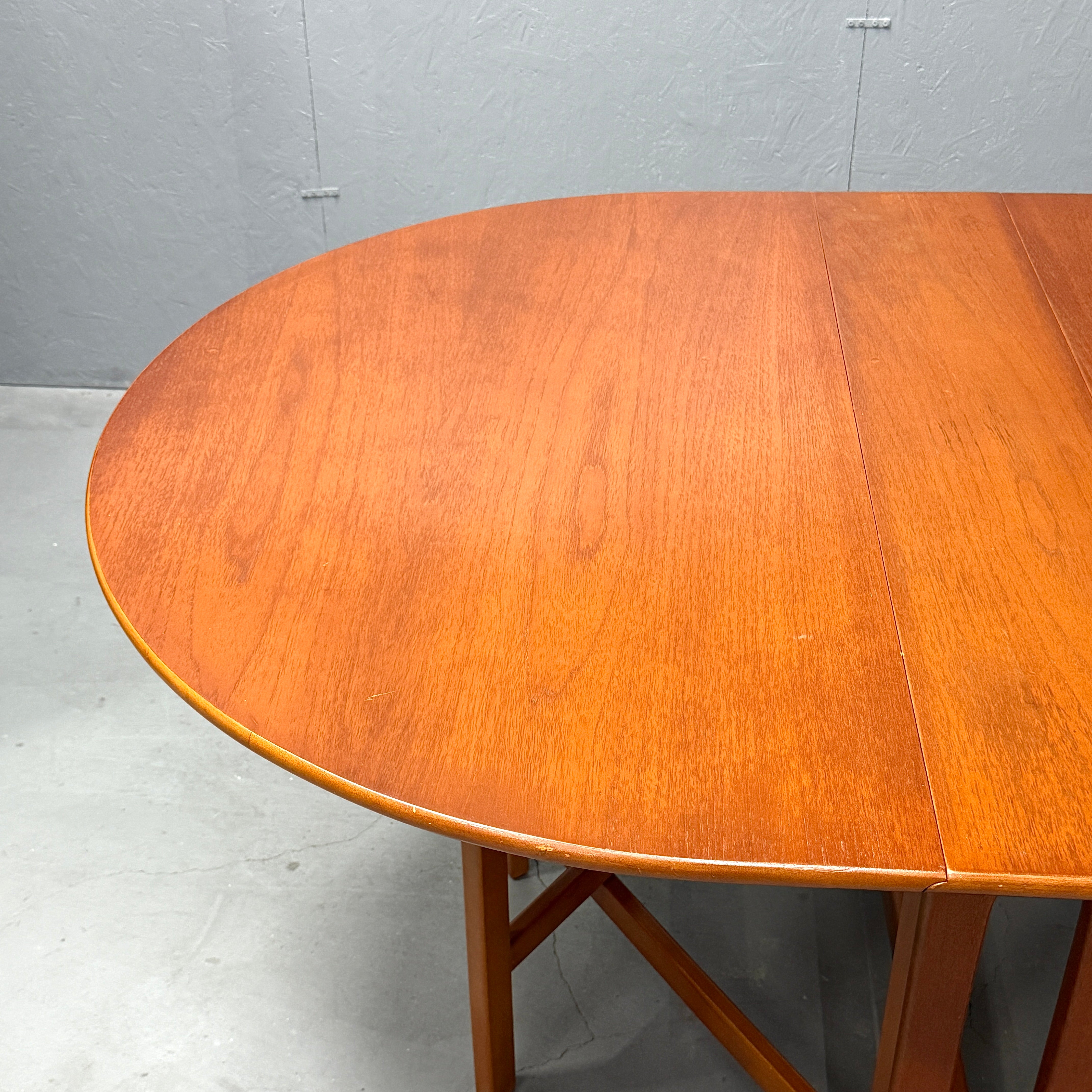 Jentique(ジェンティーク) ドロップリーフ オーバルテーブル (502) Jentique(ジェンティーク) / DROP LEAF OVAL TABLE ドロップリーフ