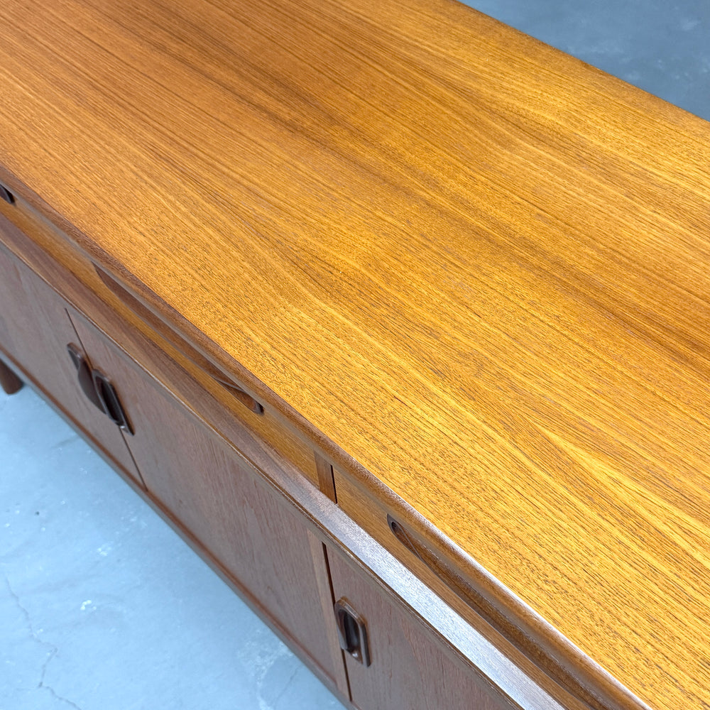 
                      
                        G-PLAN(ジープラン) / Fresco Sideboard フレスコ サイドボード (501)
                      
                    