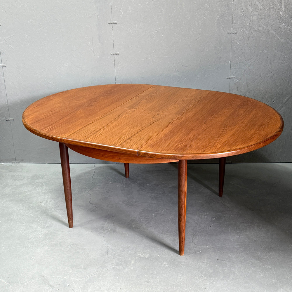 
                      
                        G-PLAN(ジープラン) / Fresco ROUND TABLE フレスコ ラウンドエクステンション ダイニングテーブル (403)
                      
                    