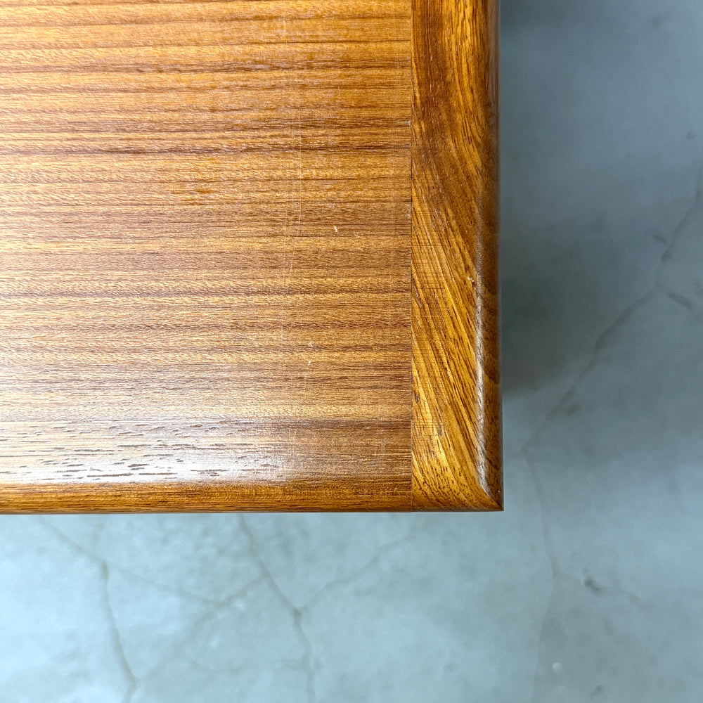 
                      
                        SUNELM Products (サンエルム・プロダクツ)
/ Teak Nest of Table チーク ネストテーブル
                      
                    