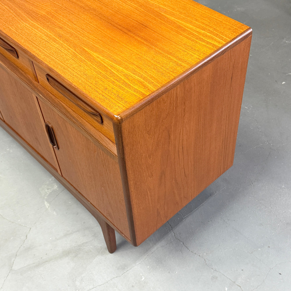 
                      
                        G-PLAN(ジープラン) / Fresco Sideboard フレスコ サイドボード (501)
                      
                    