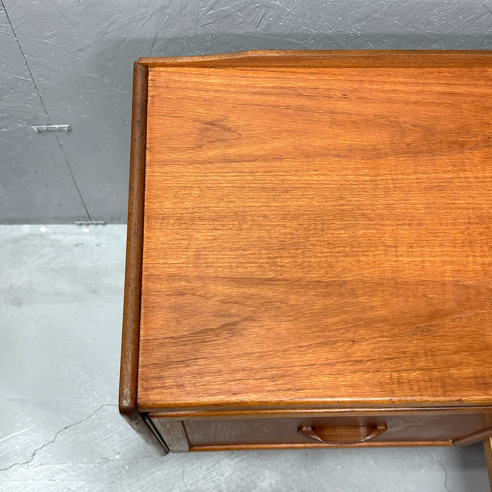 
                      
                        William Lawrence (ウィリアム・ローレンス) / Vintage SIDEBOARD ヴィンテージ サイドボード
                      
                    