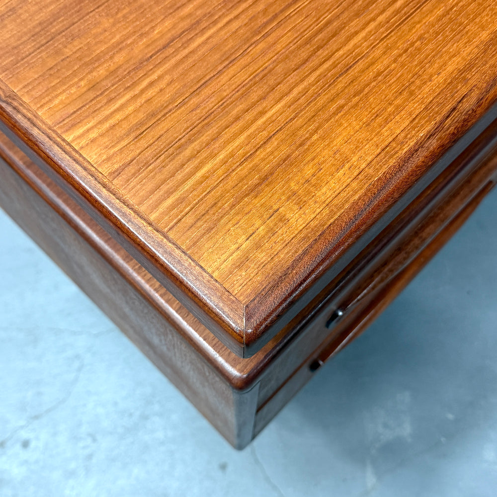 
                      
                        G-PLAN(ジープラン) / DRESSER ドレッサー (501)
                      
                    