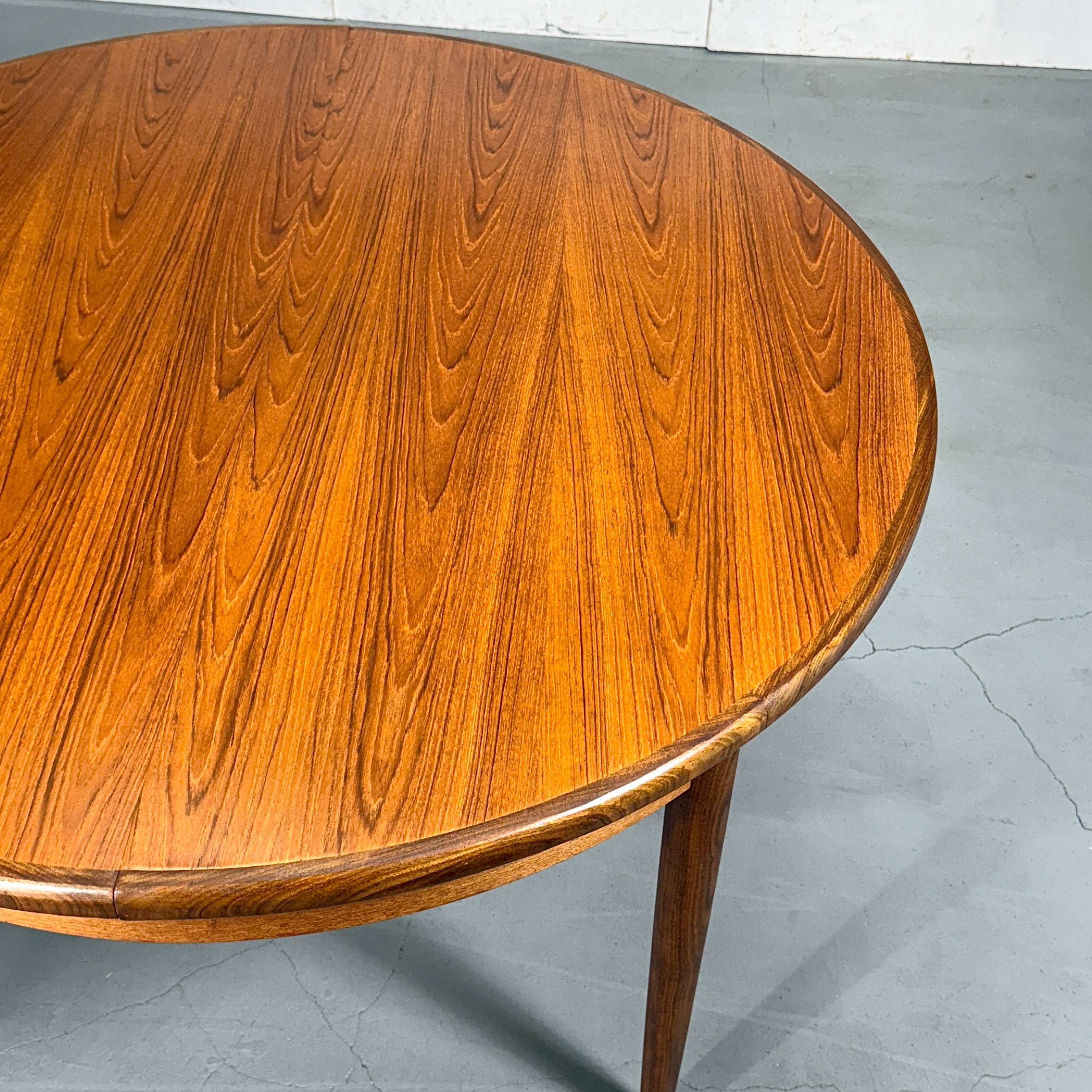 G-PLAN フレスコ ラウンドエクステンション ダイニングテーブル (506) G-PLAN(ジープラン) / Fresco ROUND TABLE フレスコ ラウンド