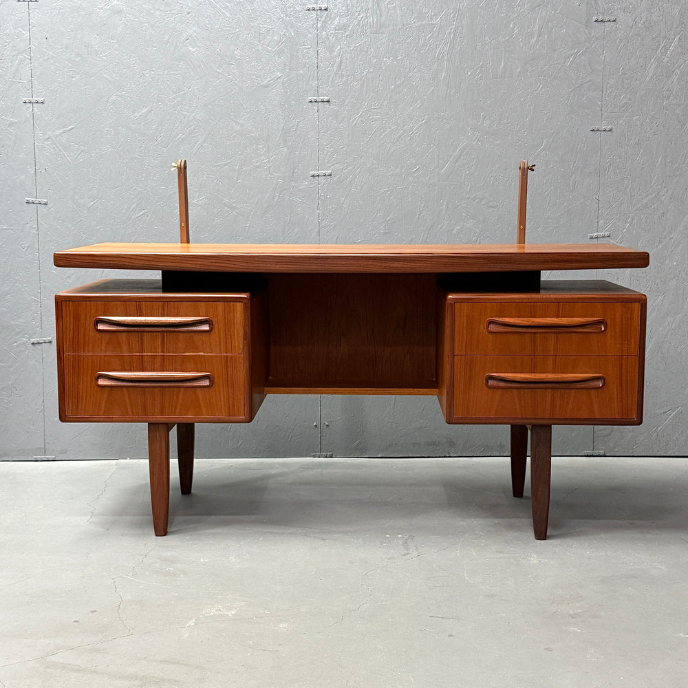 
                      
                        G-PLAN(ジープラン) / DRESSER ドレッサー (501)
                      
                    