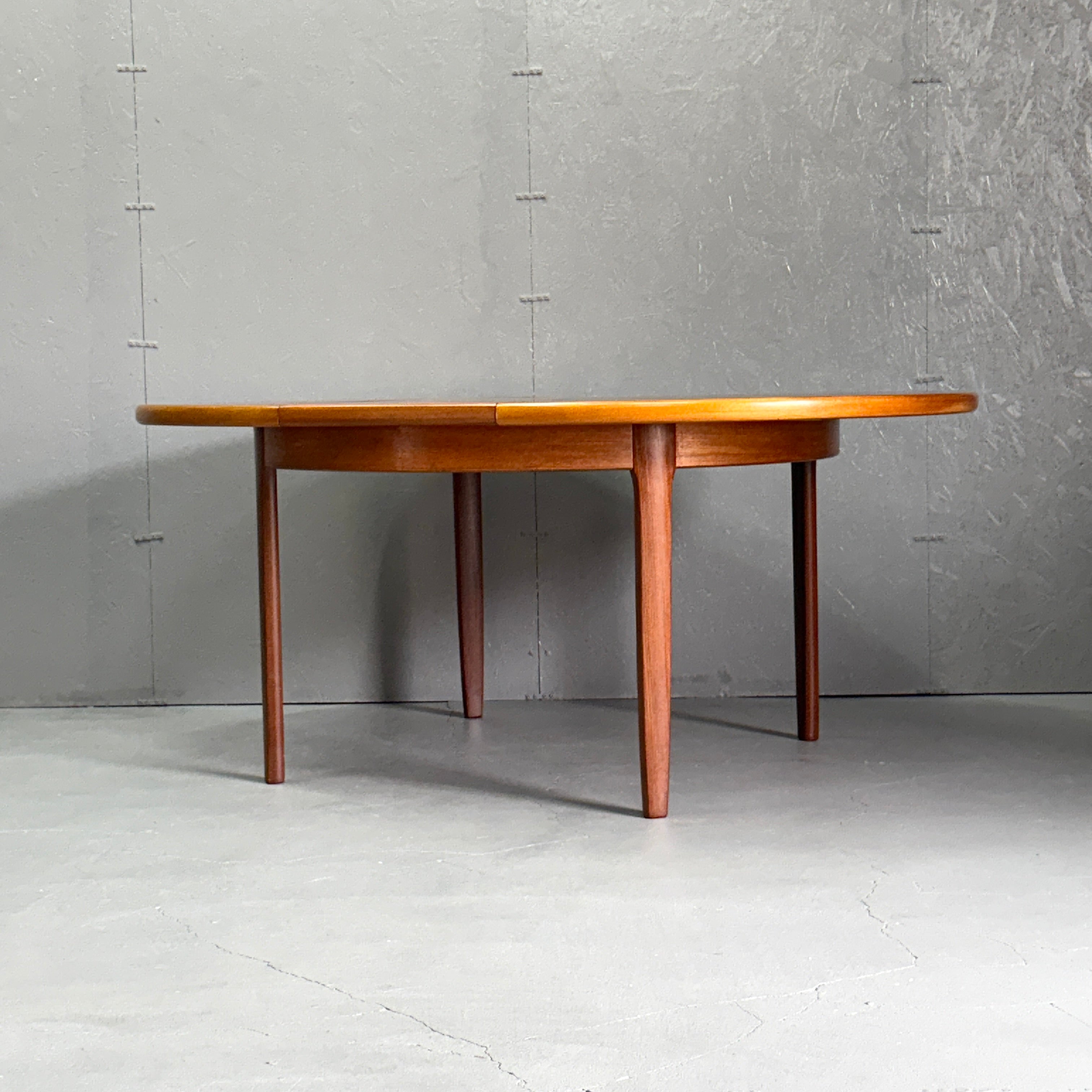 DANISH VINTAGE ROUND TABLE ダニッシュヴィンテージ ラウンドテーブル
