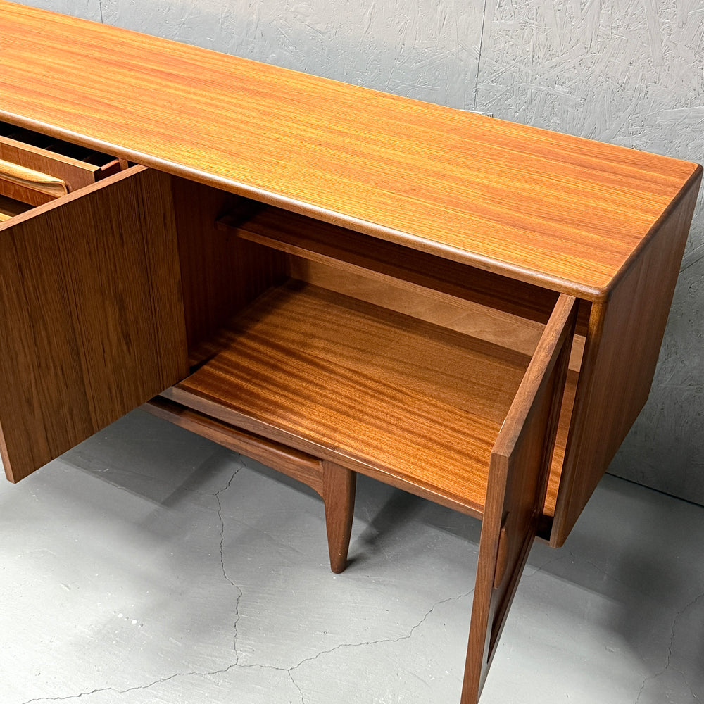 
                      
                        G-PLAN(ジープラン) / Fresco Long Jhon Sideboard フレスコ ロングジョン サイドボード (401)
                      
                    