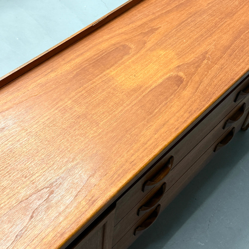 
                      
                        William Lawrence (ウィリアム・ローレンス) / Vintage SIDEBOARD ヴィンテージ サイドボード
                      
                    