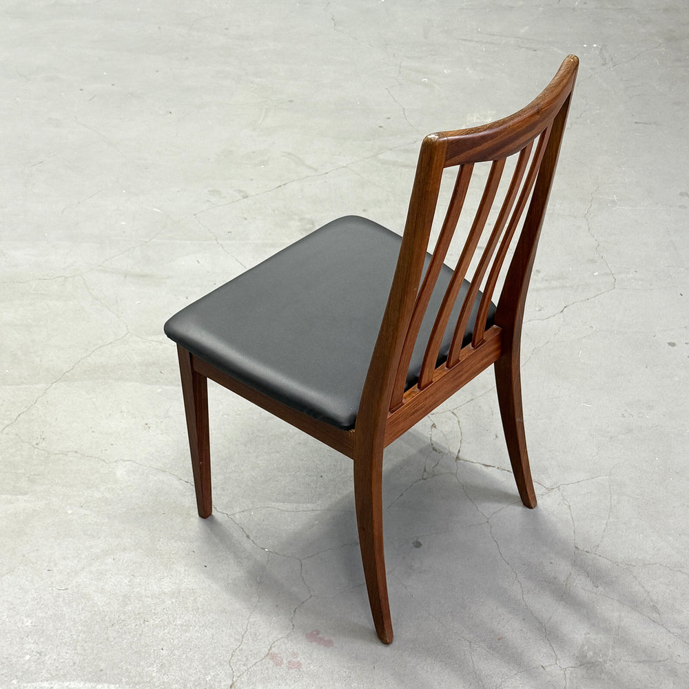 
                      
                        G-PLAN(ジープラン) / DINING CHAIR スラットバックチェア (403)
                      
                    