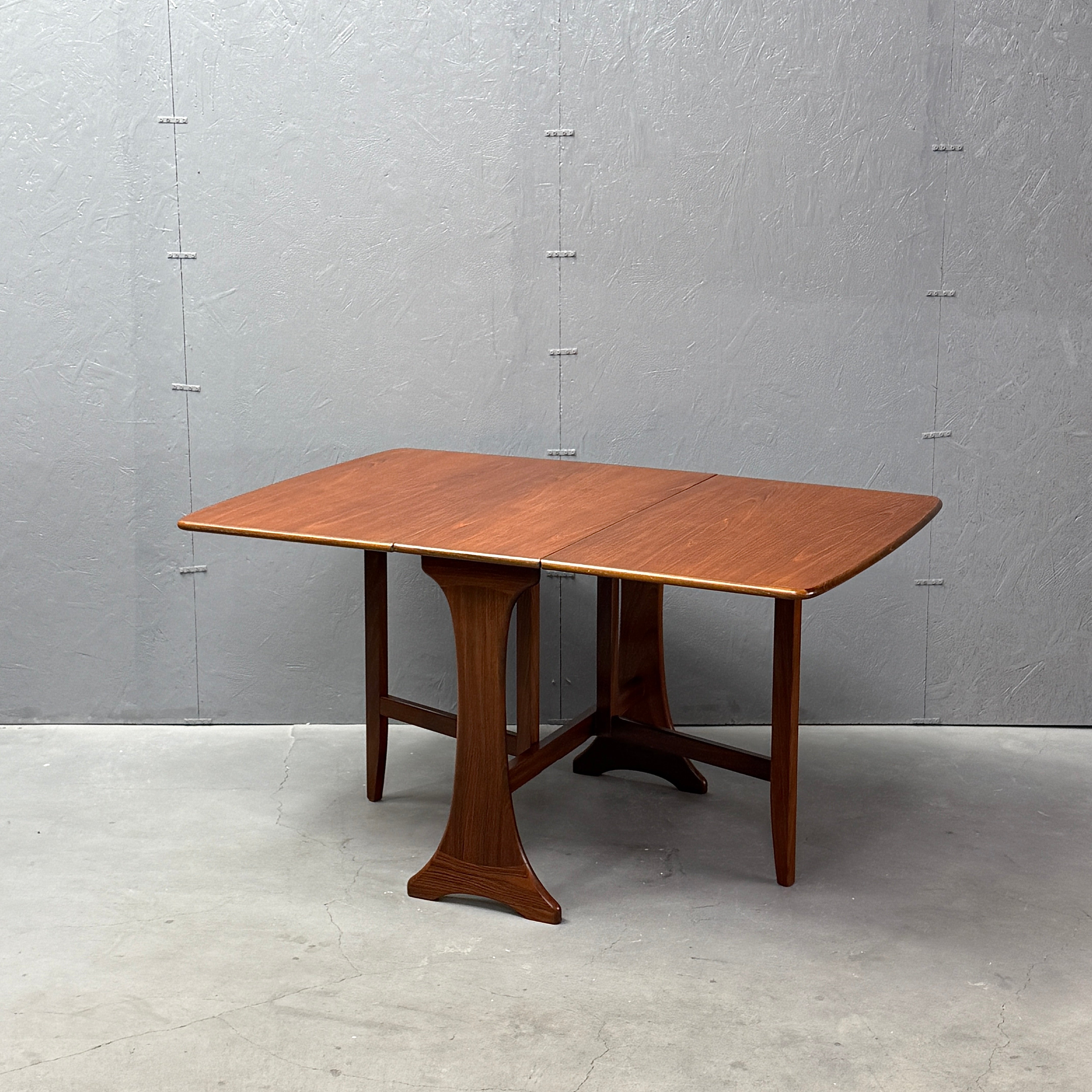 ダイニングテーブル – NONOR FURNITURE