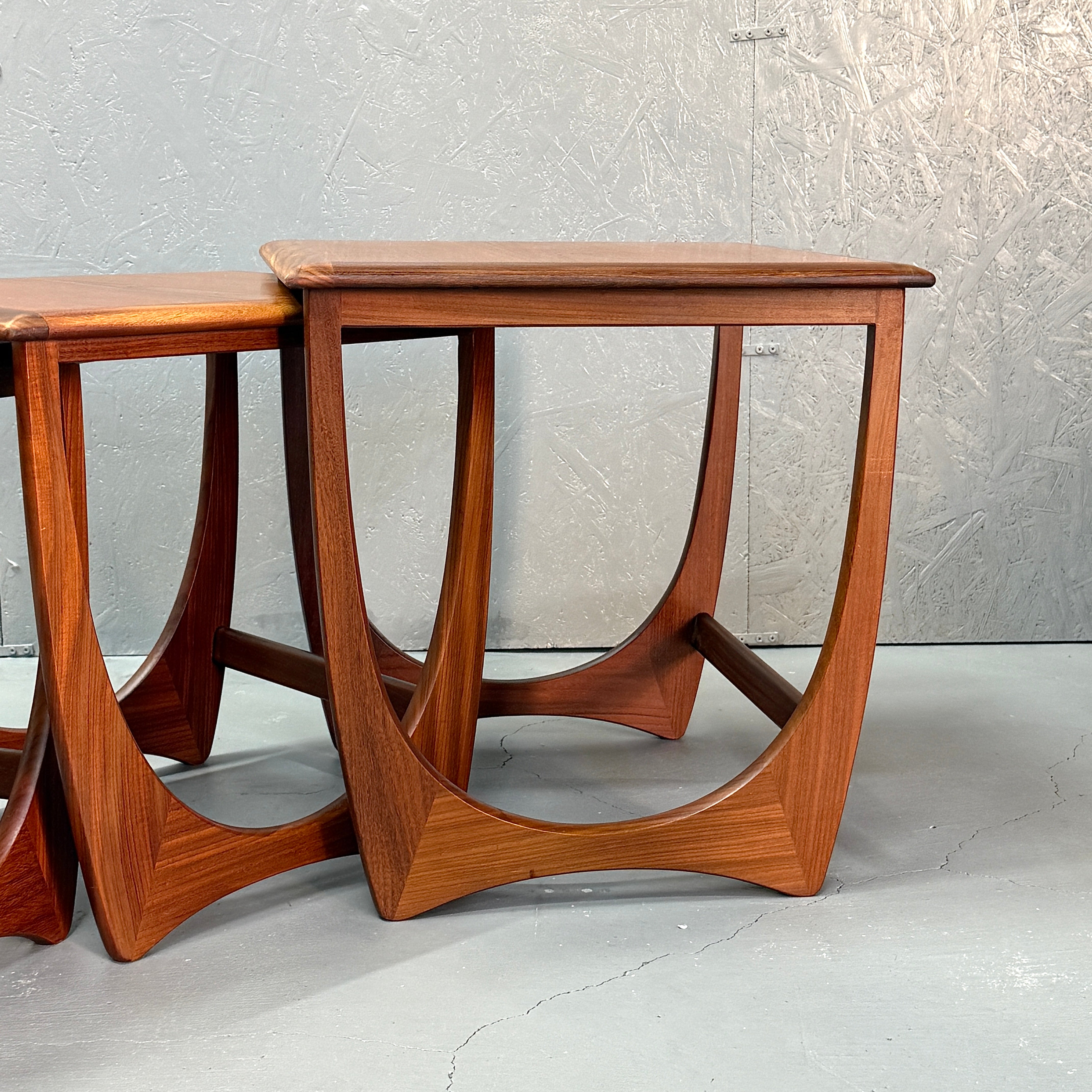 G-PLAN(ジープラン) / アストロ ネストテーブル (401) G-PLAN(ジープラン) / ASTRO NEST TABLE アストロ ネストテーブル (401