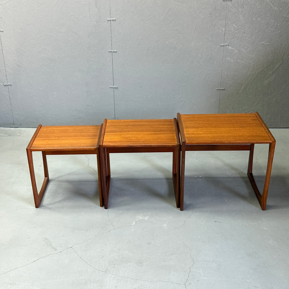 
                      
                        G-PLAN(ジープラン) / QUADRILLE NEST TABLE クアドリル ネストテーブル (2)
                      
                    