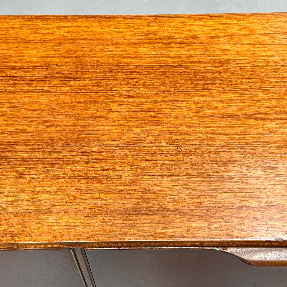 
                      
                        A.H.McINTOSH(マッキントッシュ) /  DUNVEGAN Sideboard (401)
                      
                    