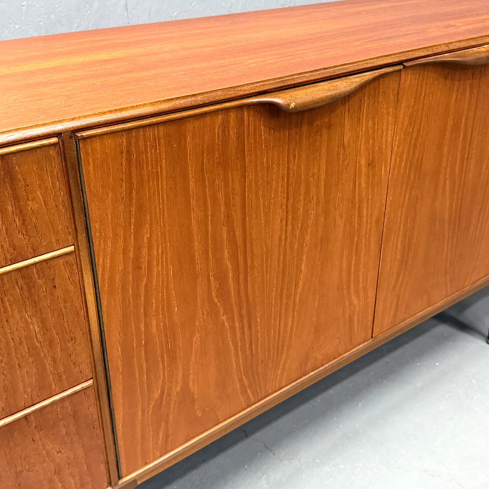 
                      
                        A.H.McINTOSH(マッキントッシュ) /  DUNVEGAN Sideboard (402)
                      
                    