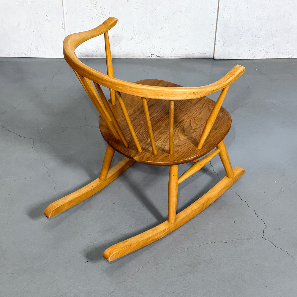 
                      
                        ERCOL(アーコール) COWHORN ROCKING CHAIR / カウホーン ロッキングチェア (301)
                      
                    