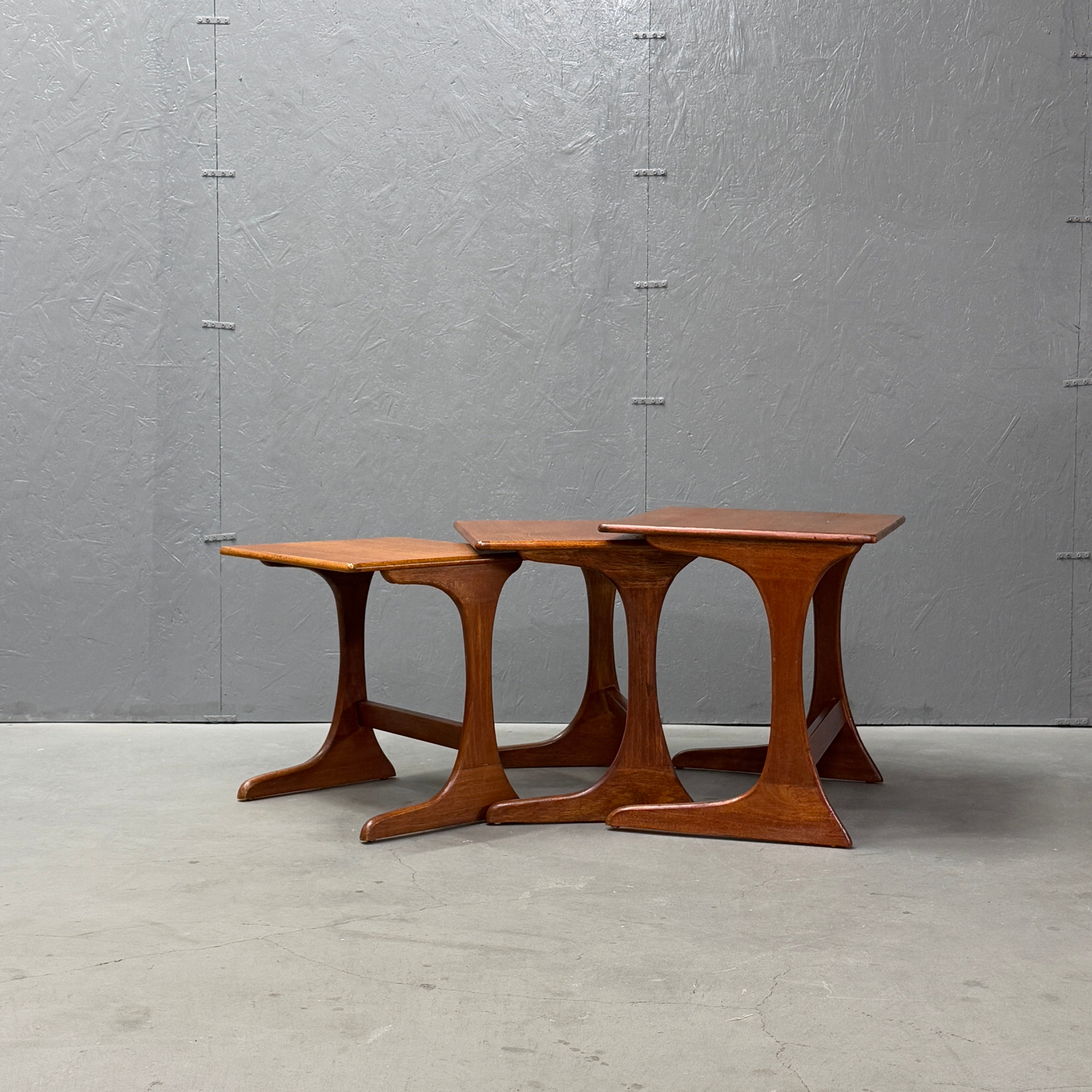 Jentique(ジェンティーク) / ヴィンテージ ネストテーブル Jentique(ジェンティーク) / VINTAGE NEST TABLE ネストテーブル