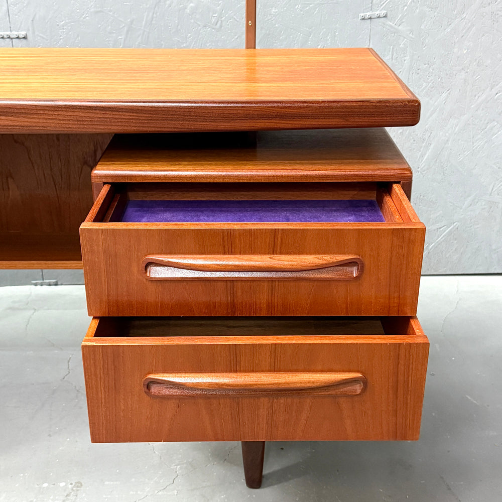 
                      
                        G-PLAN(ジープラン) / DRESSER ドレッサー (501)
                      
                    