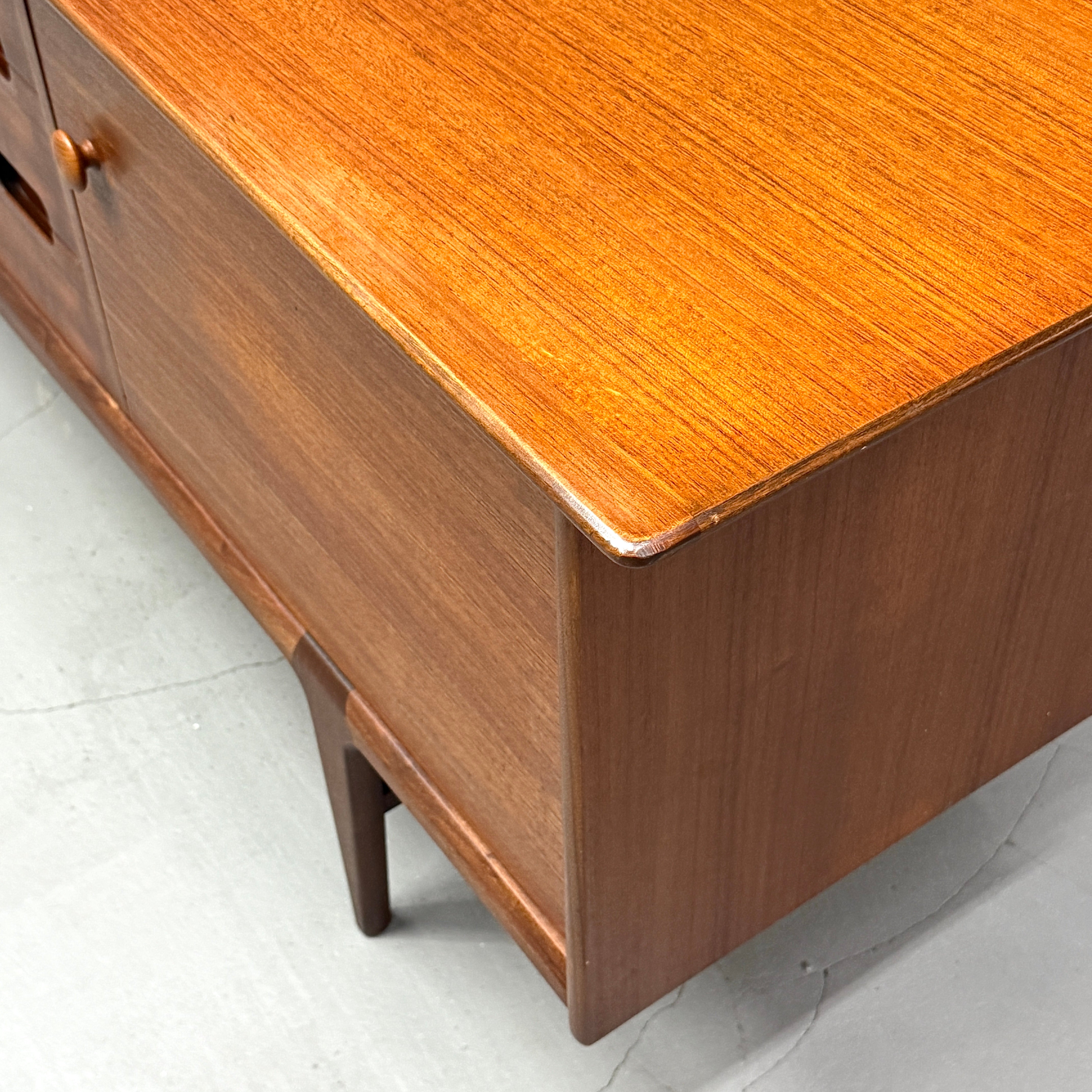 Younger(ヤンガー) / “Fonseca” フォンセカ サイドボード Younger(ヤンガー) / “Fonseca” Sideboard フォンセカ サイドボード