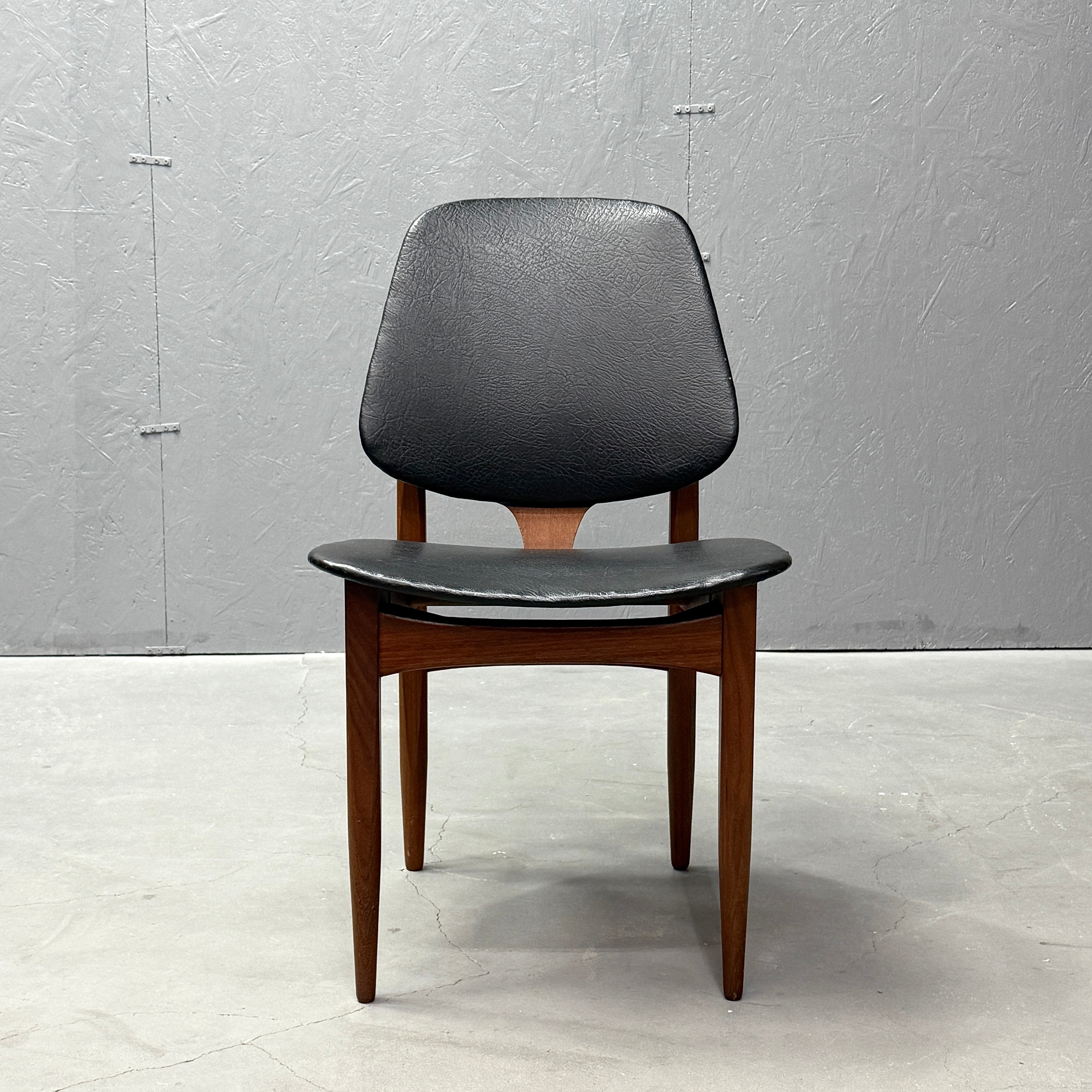 Elliots of Newbury(EON) ヴィンテージチェア (504) Elliots of Newbury(EON) / VINTAGE CHAIR ヴィンテージチェア (504