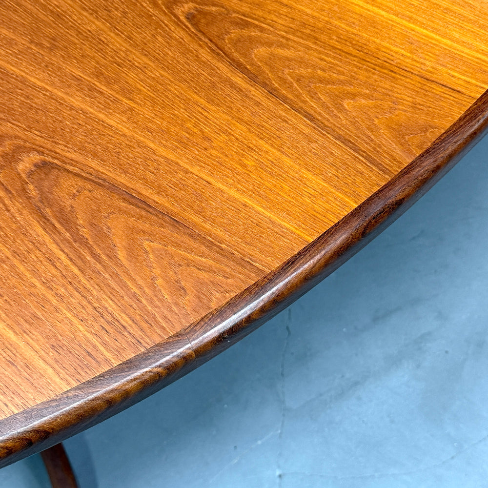 
                      
                        G-PLAN(ジープラン) / WHALE TAILE OVAL TABLE ホエールレッグ オーバルダイニングテーブル (401)
                      
                    