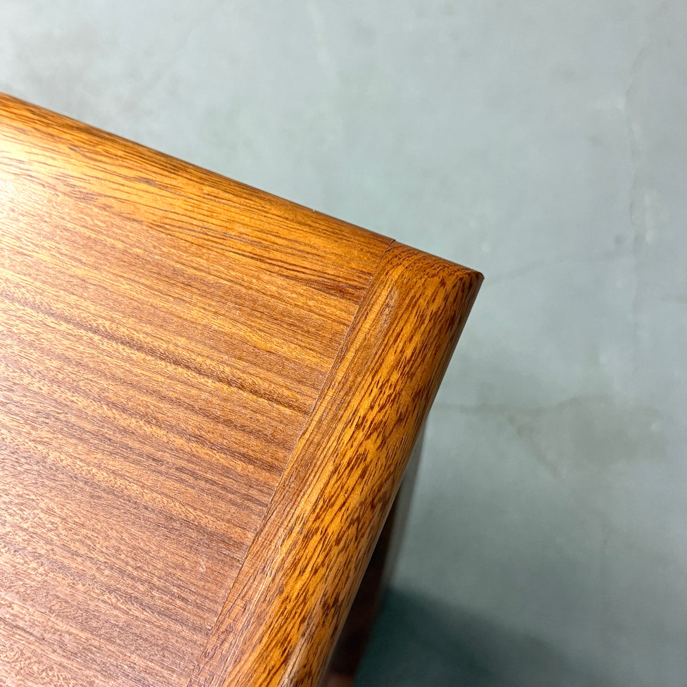 
                      
                        SUNELM Products (サンエルム・プロダクツ)
/ Teak Nest of Table チーク ネストテーブル
                      
                    