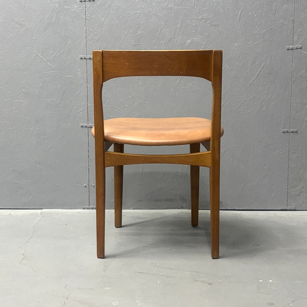 
                      
                        Nathan(ネイサン) / DINING CHAIR ダイニングチェア (402)
                      
                    