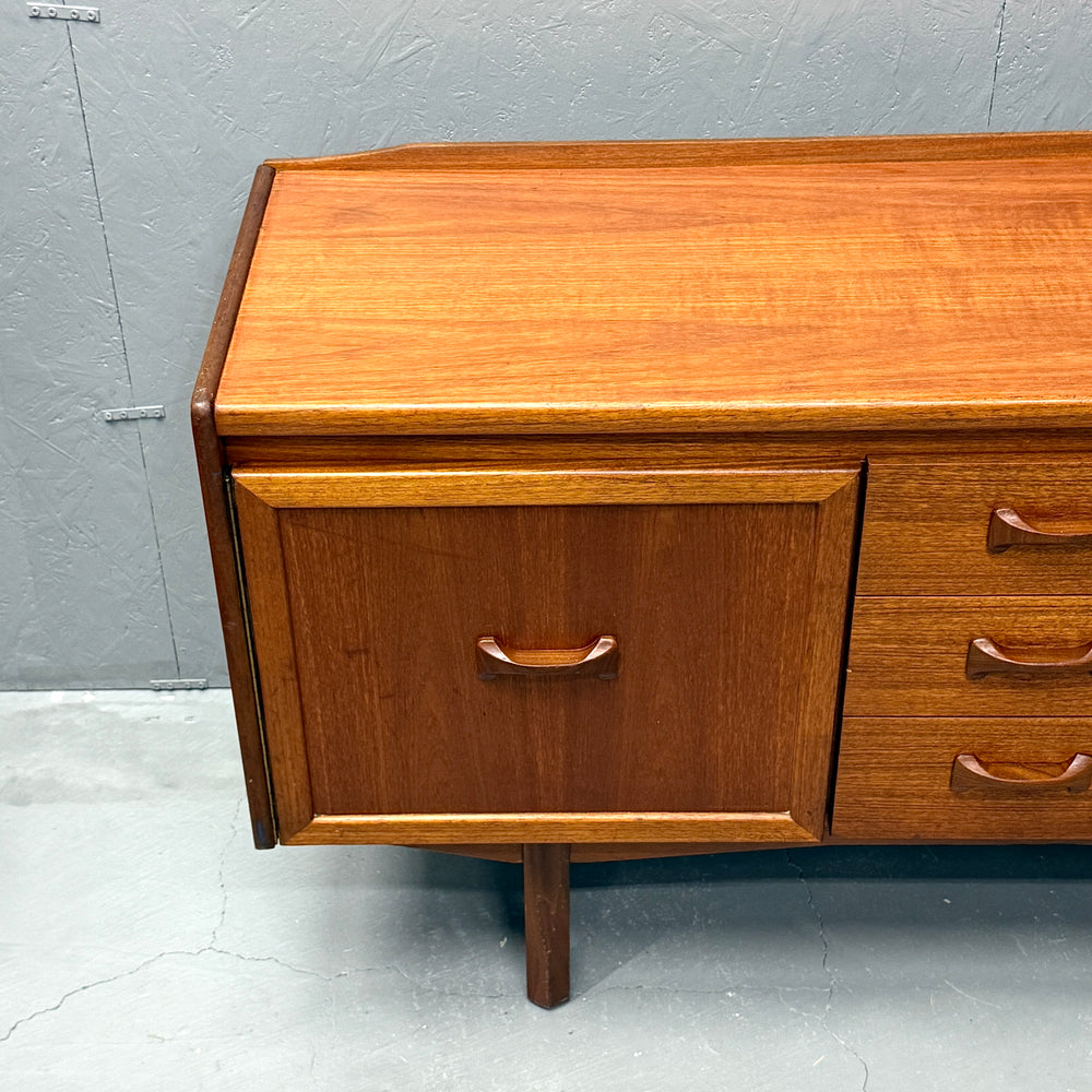 
                      
                        William Lawrence (ウィリアム・ローレンス) / Vintage SIDEBOARD ヴィンテージ サイドボード
                      
                    
