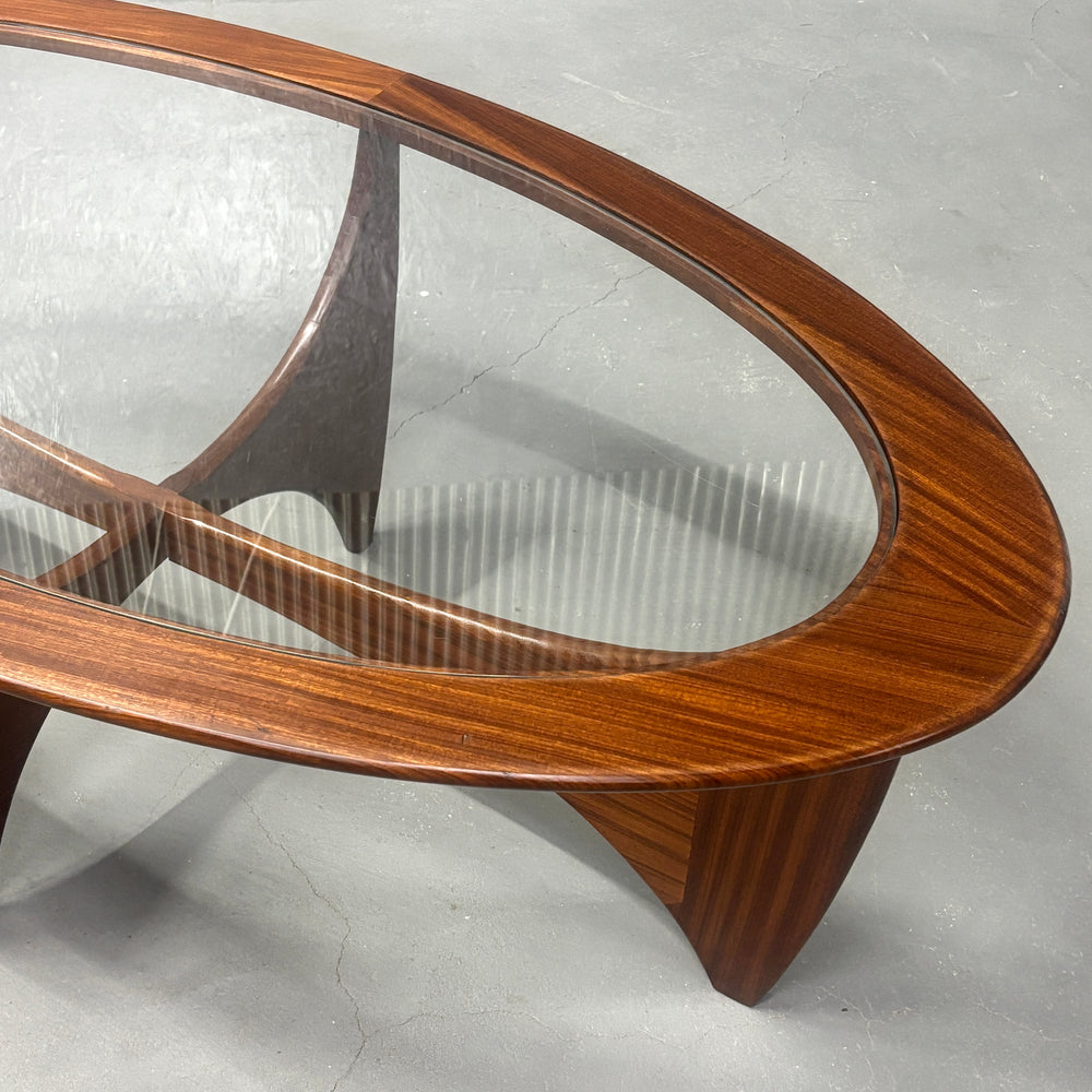 
                      
                        G-PLAN(ジープラン) / Astro oval coffee table アストロ オーバルコーヒーテーブル (403)
                      
                    