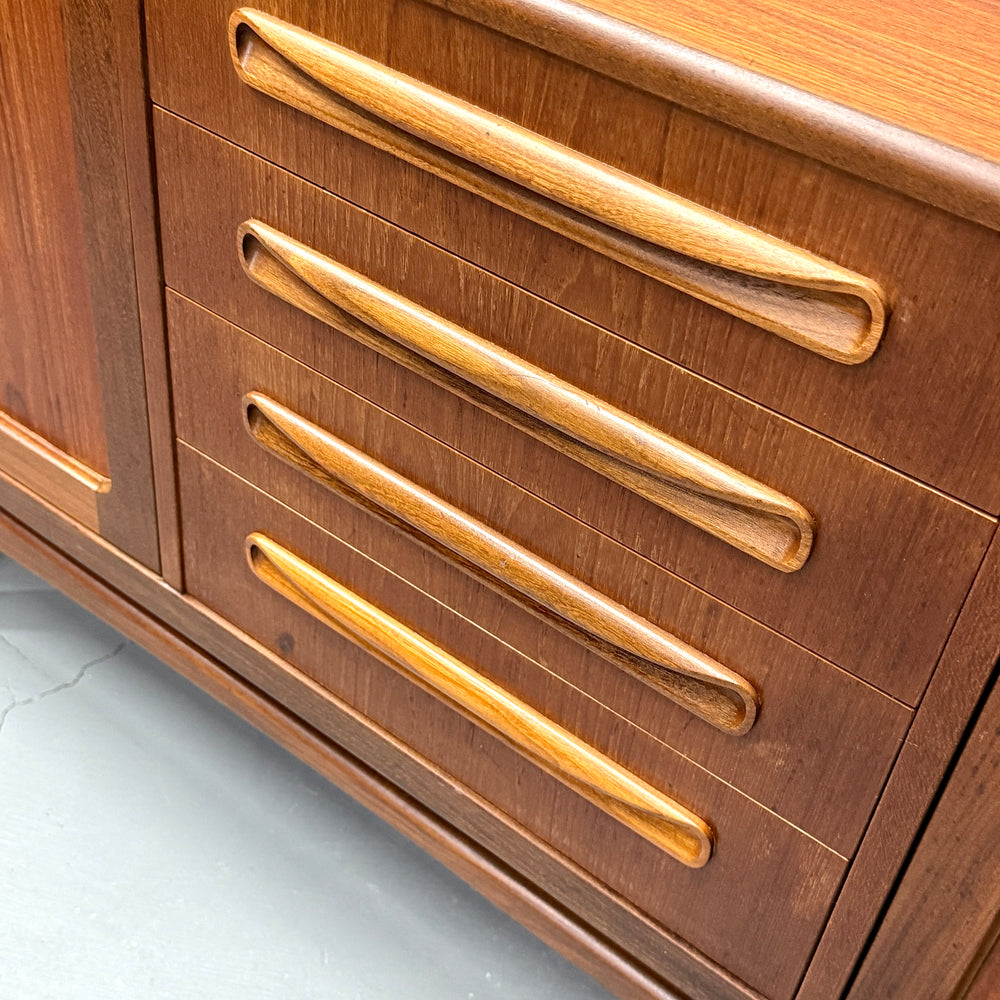 
                      
                        G-PLAN(ジープラン) / Fresco Long Jhon Sideboard フレスコ ロングジョン サイドボード (401)
                      
                    
