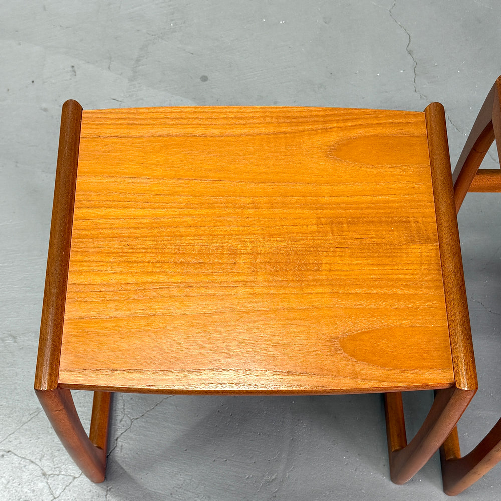 
                      
                        Teak Nest of Tables チーク ネストテーブル
                      
                    