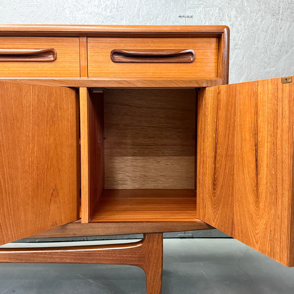 
                      
                        G-PLAN(ジープラン) / Fresco Sideboard フレスコ サイドボード (501)
                      
                    