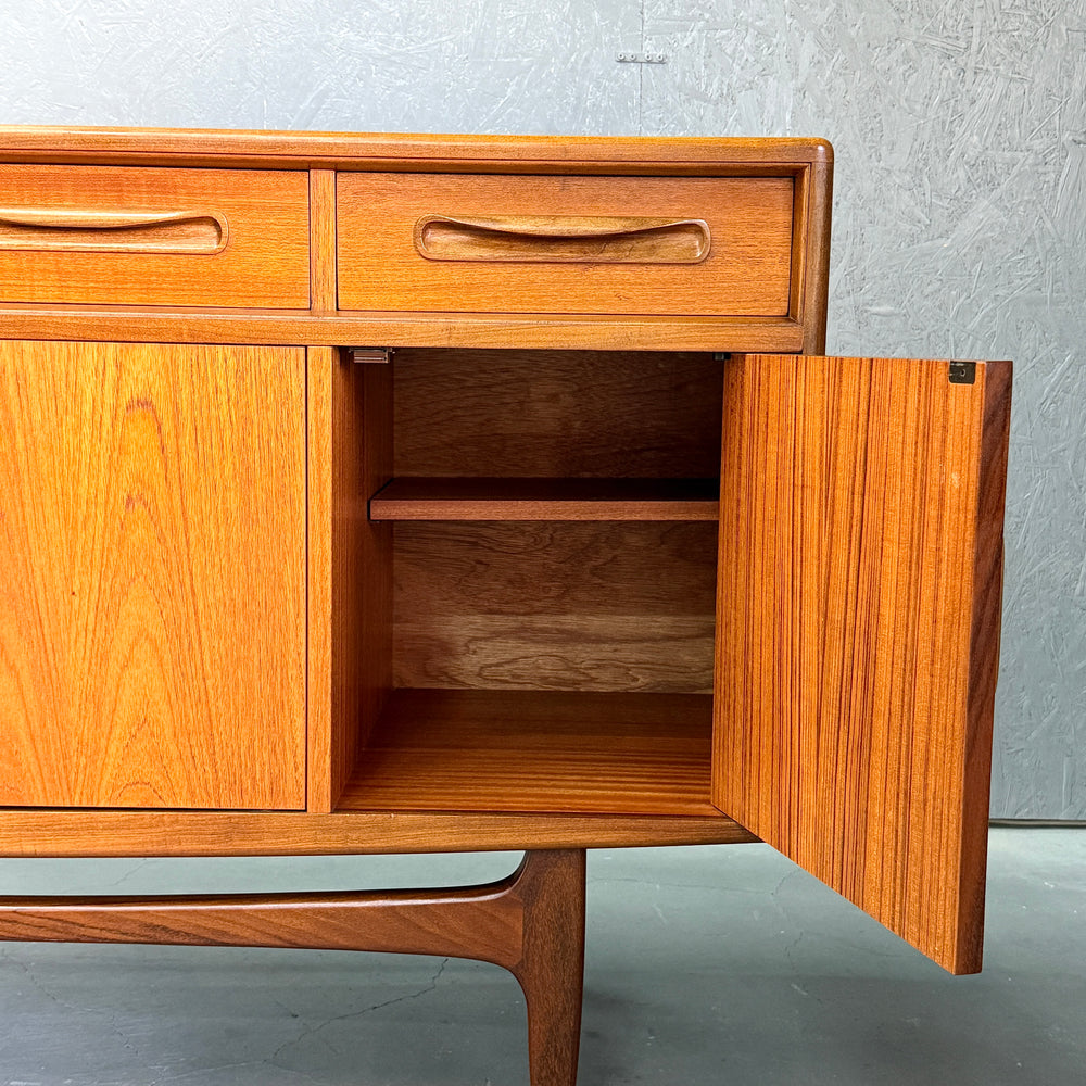 
                      
                        G-PLAN(ジープラン) / Fresco Sideboard フレスコ サイドボード (503)
                      
                    