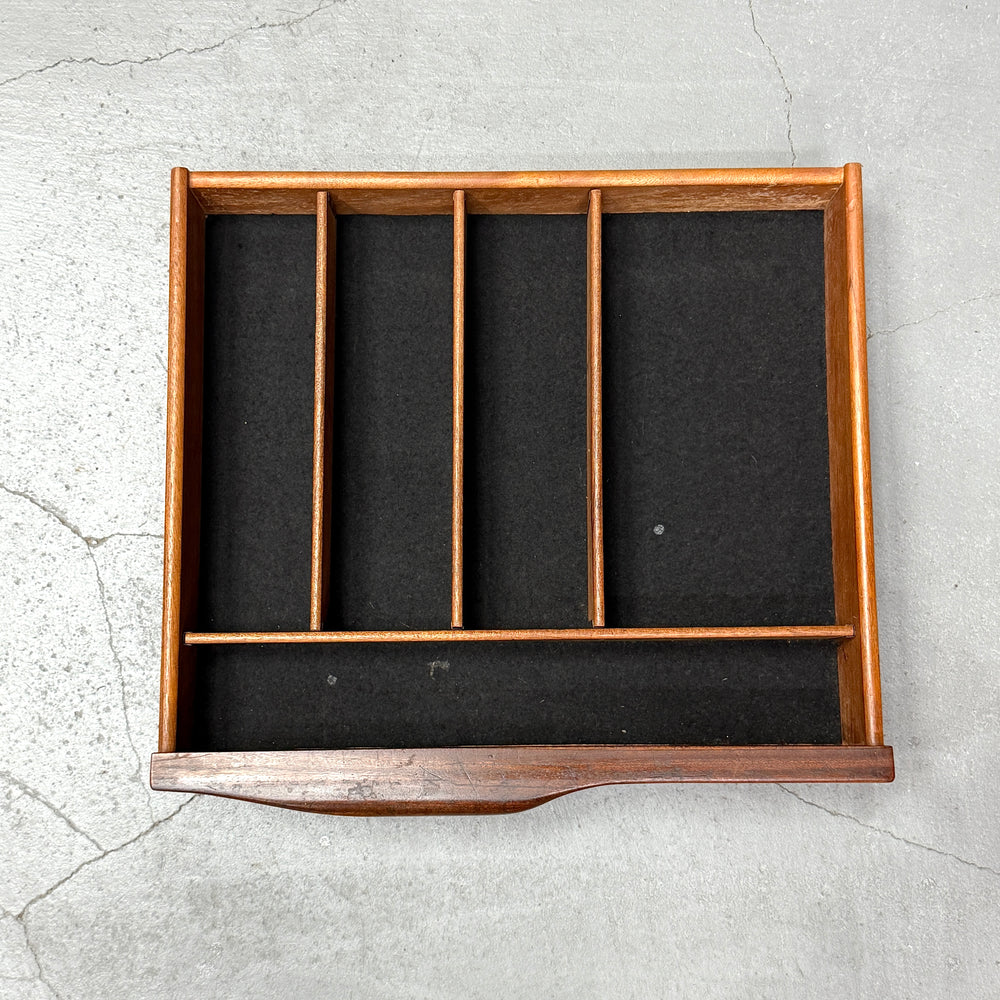 
                      
                        A.H.McINTOSH(マッキントッシュ) /  DUNVEGAN Sideboard (401)
                      
                    