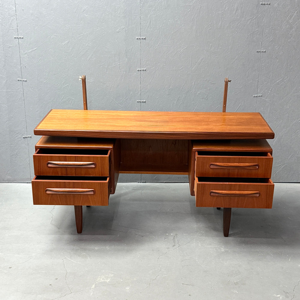 
                      
                        G-PLAN(ジープラン) / DRESSER ドレッサー (501)
                      
                    