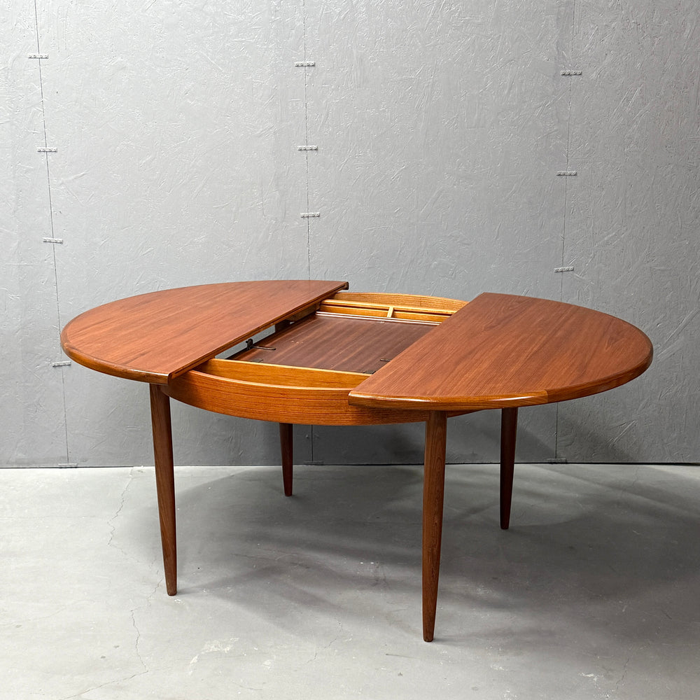 
                      
                        G-PLAN(ジープラン) / Fresco ROUND TABLE フレスコ ラウンドエクステンション ダイニングテーブル (501)
                      
                    