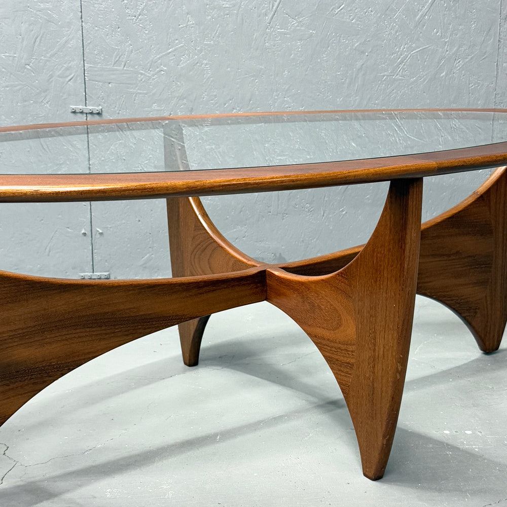 
                      
                        G-PLAN(ジープラン) / Astro oval coffee table アストロ オーバルコーヒーテーブル (402)
                      
                    