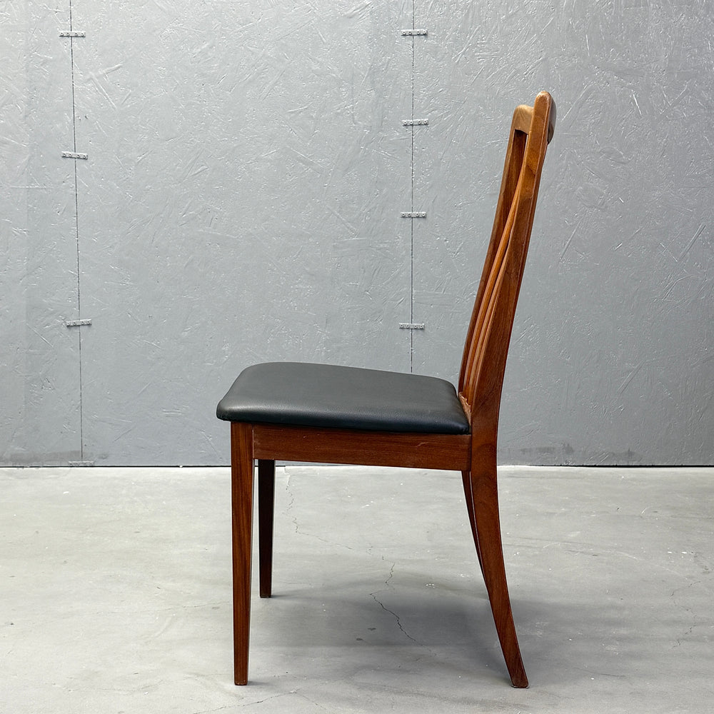 
                      
                        G-PLAN(ジープラン) / DINING CHAIR スラットバックチェア (401)
                      
                    