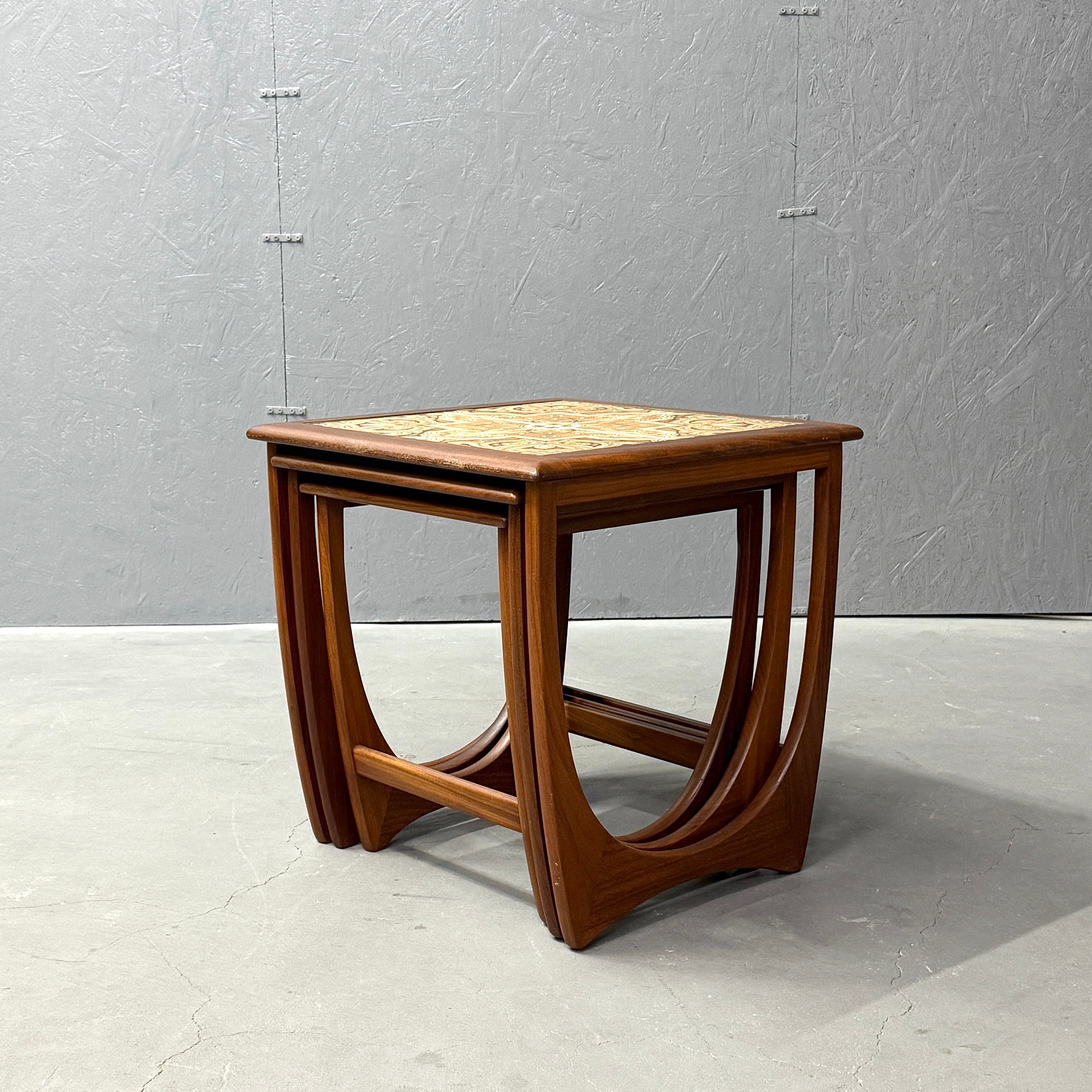 G-PLAN(ジープラン) / Astro アストロ ネストテーブル G-PLAN(ジープラン) / Astro Tile top Nest table アストロ タイル