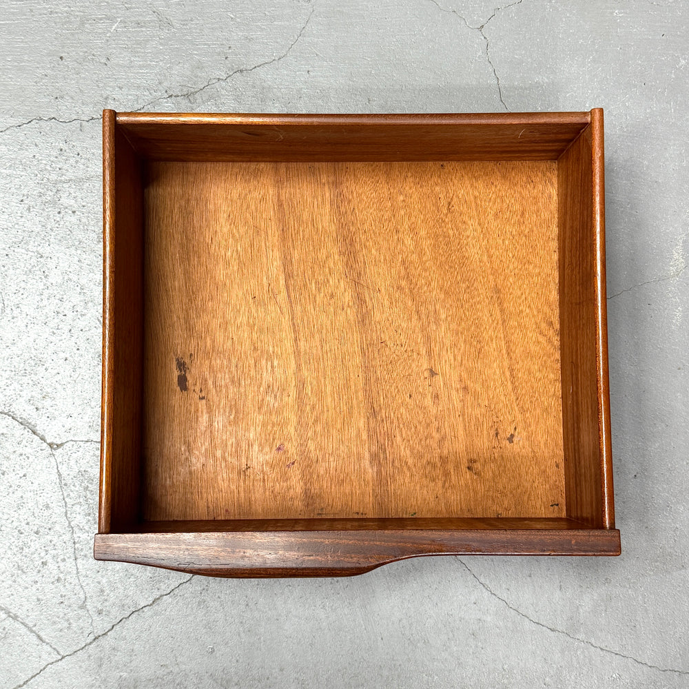 
                      
                        A.H.McINTOSH(マッキントッシュ) /  DUNVEGAN Sideboard (401)
                      
                    