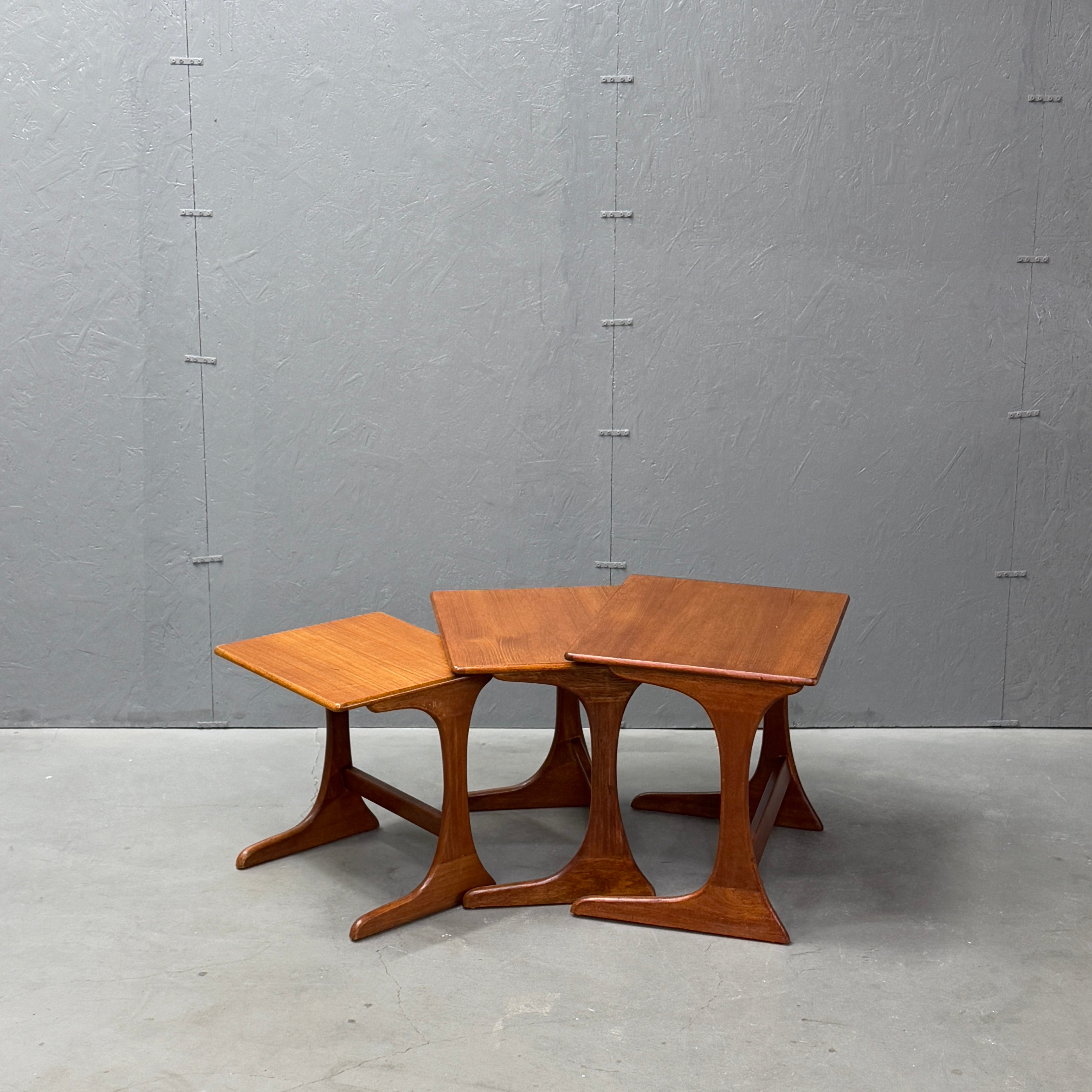 Jentique(ジェンティーク) / ヴィンテージ ネストテーブル Jentique(ジェンティーク) / VINTAGE NEST TABLE ネストテーブル