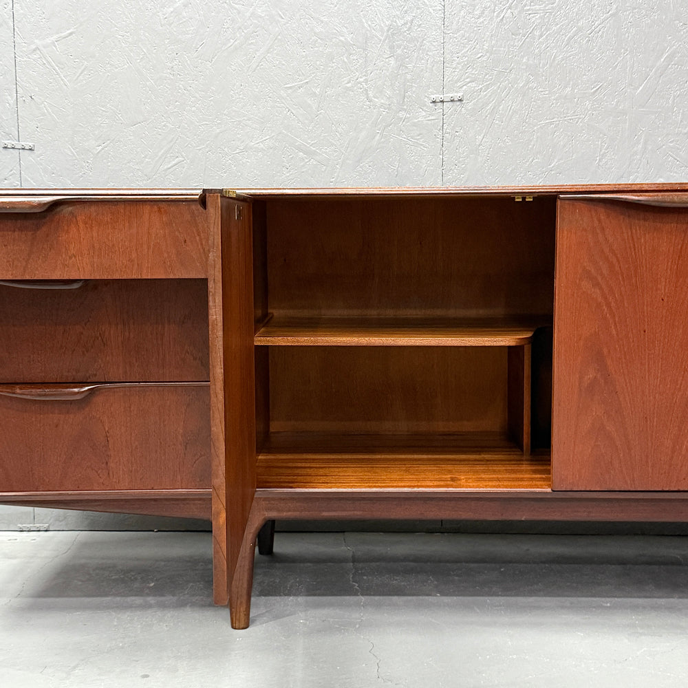 
                      
                        A.H.McINTOSH(マッキントッシュ) /  DUNVEGAN Sideboard (401)
                      
                    