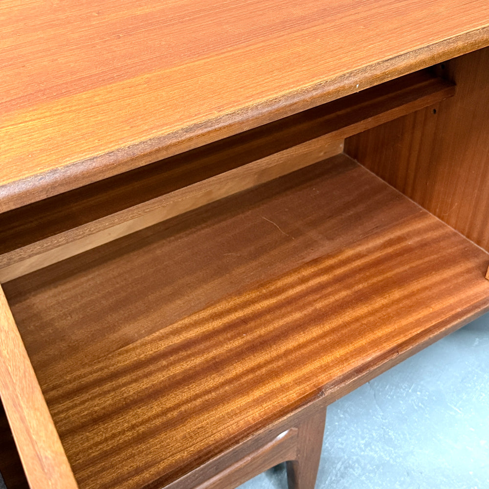 
                      
                        G-PLAN(ジープラン) / Fresco Long Jhon Sideboard フレスコ ロングジョン サイドボード (401)
                      
                    