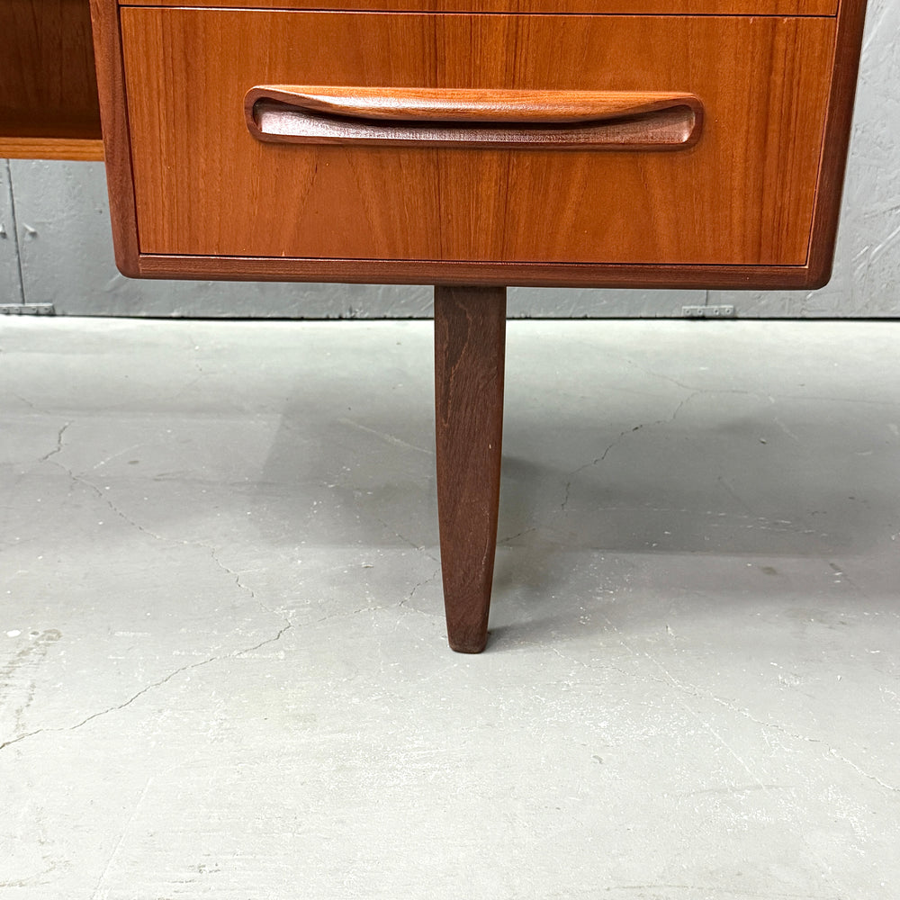 
                      
                        G-PLAN(ジープラン) / DRESSER ドレッサー (501)
                      
                    