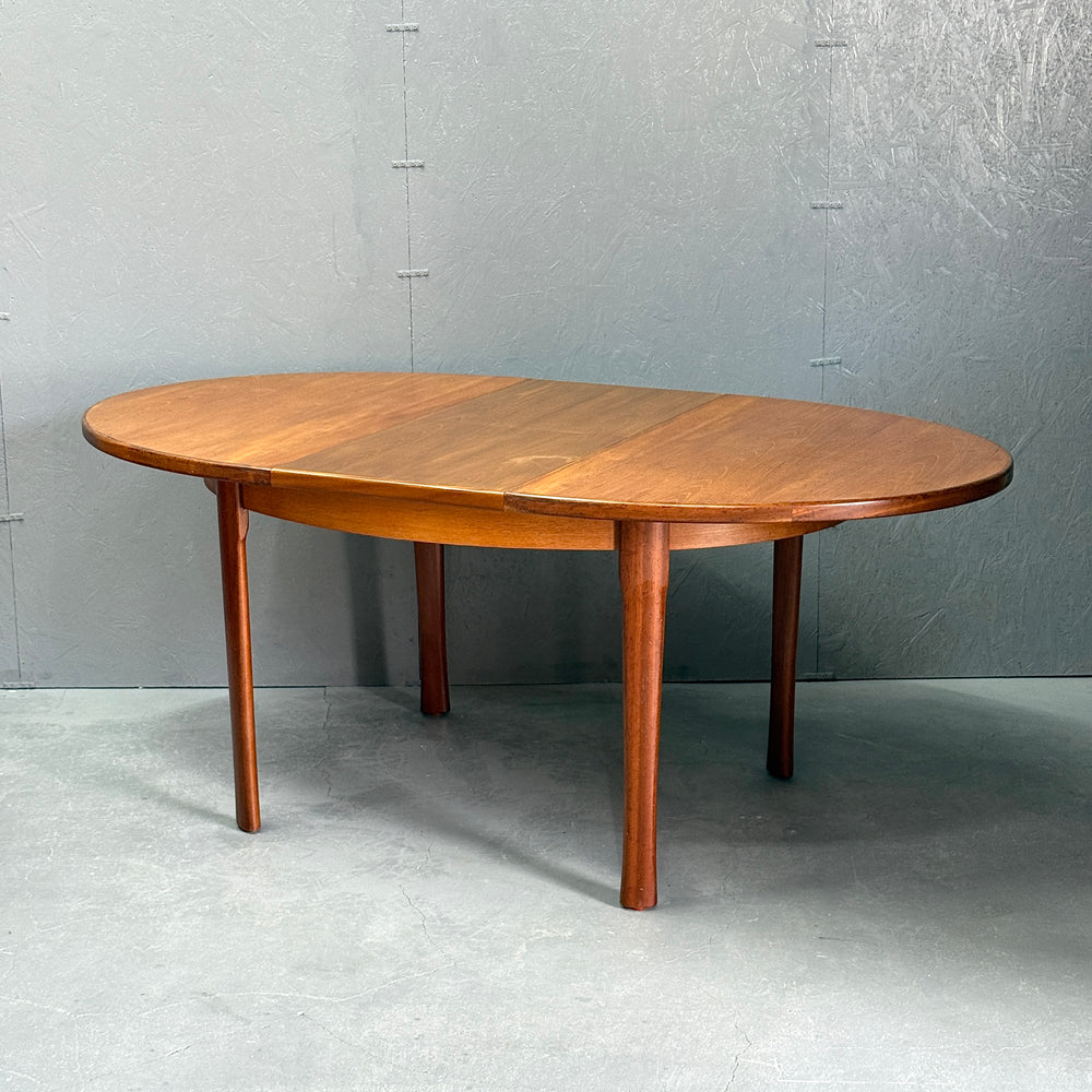 
                      
                        VINTAGE TEAK OVAL TABLE チークオーバルテーブル (401)
                      
                    