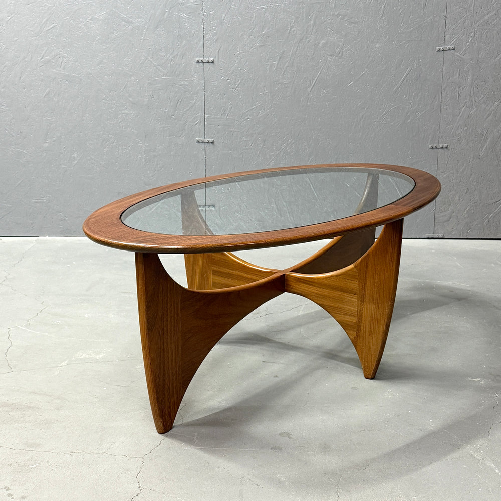 
                      
                        G-PLAN(ジープラン) / Astro oval coffee table アストロ オーバルコーヒーテーブル (501)
                      
                    