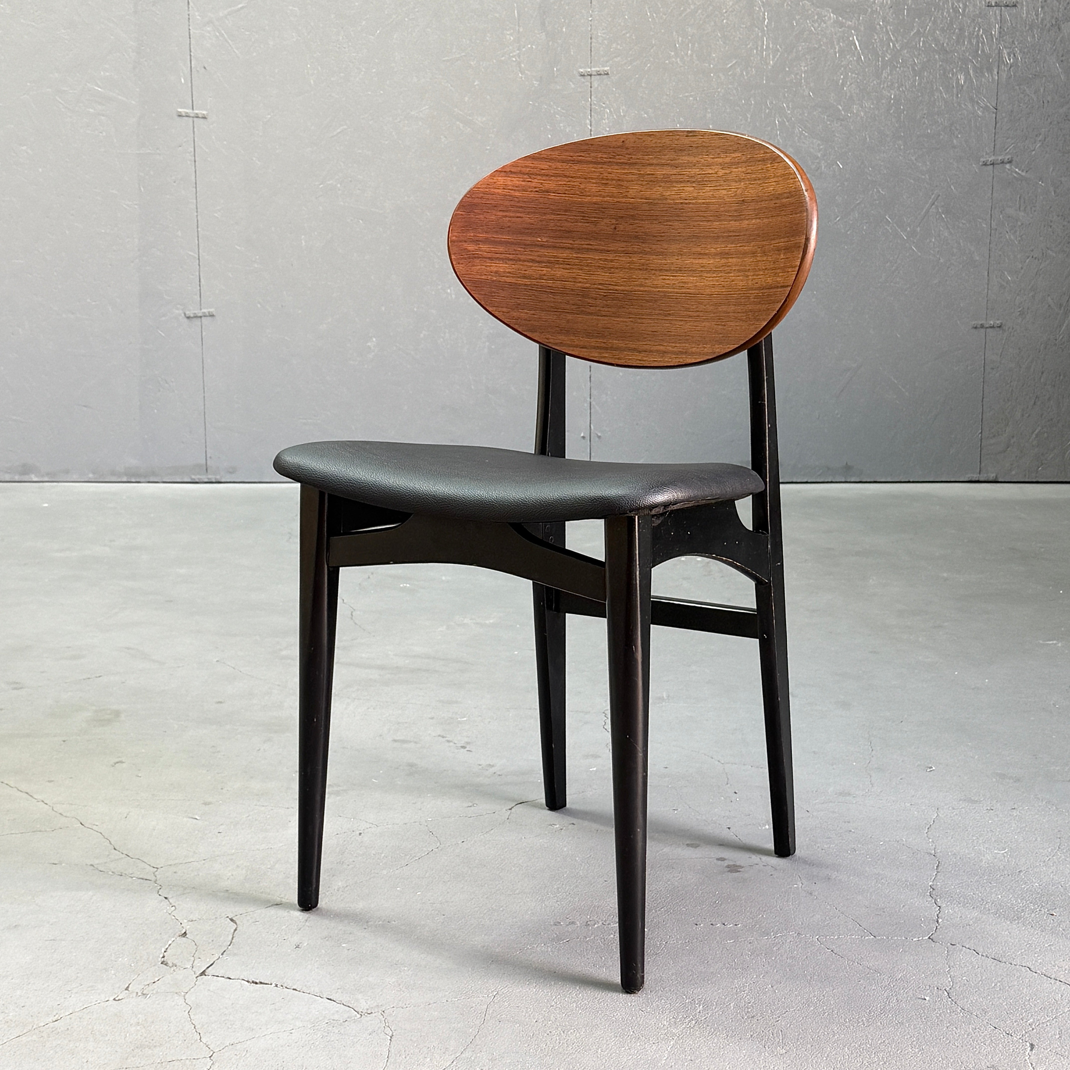 イギリス Beautility ヴィンテージ ダイニングチェア (3) Beautility (ビューティリティ) / Vintage chair ヴィンテージ