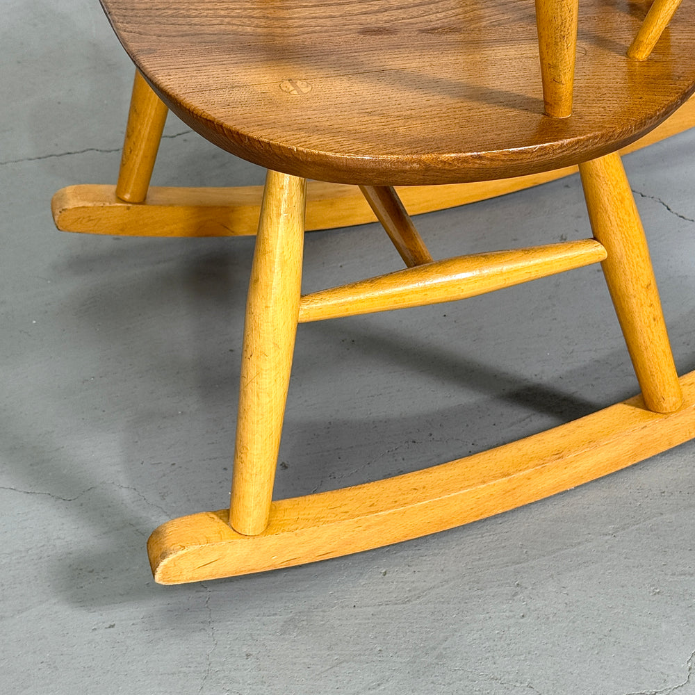 
                      
                        ERCOL(アーコール) COWHORN ROCKING CHAIR / カウホーン ロッキングチェア (301)
                      
                    