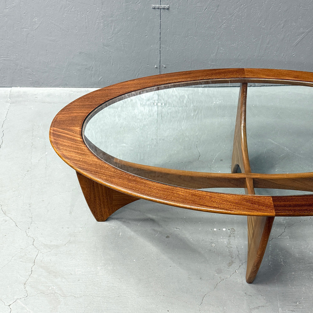 
                      
                        G-PLAN(ジープラン) / Astro oval coffee table アストロ オーバルコーヒーテーブル (501)
                      
                    