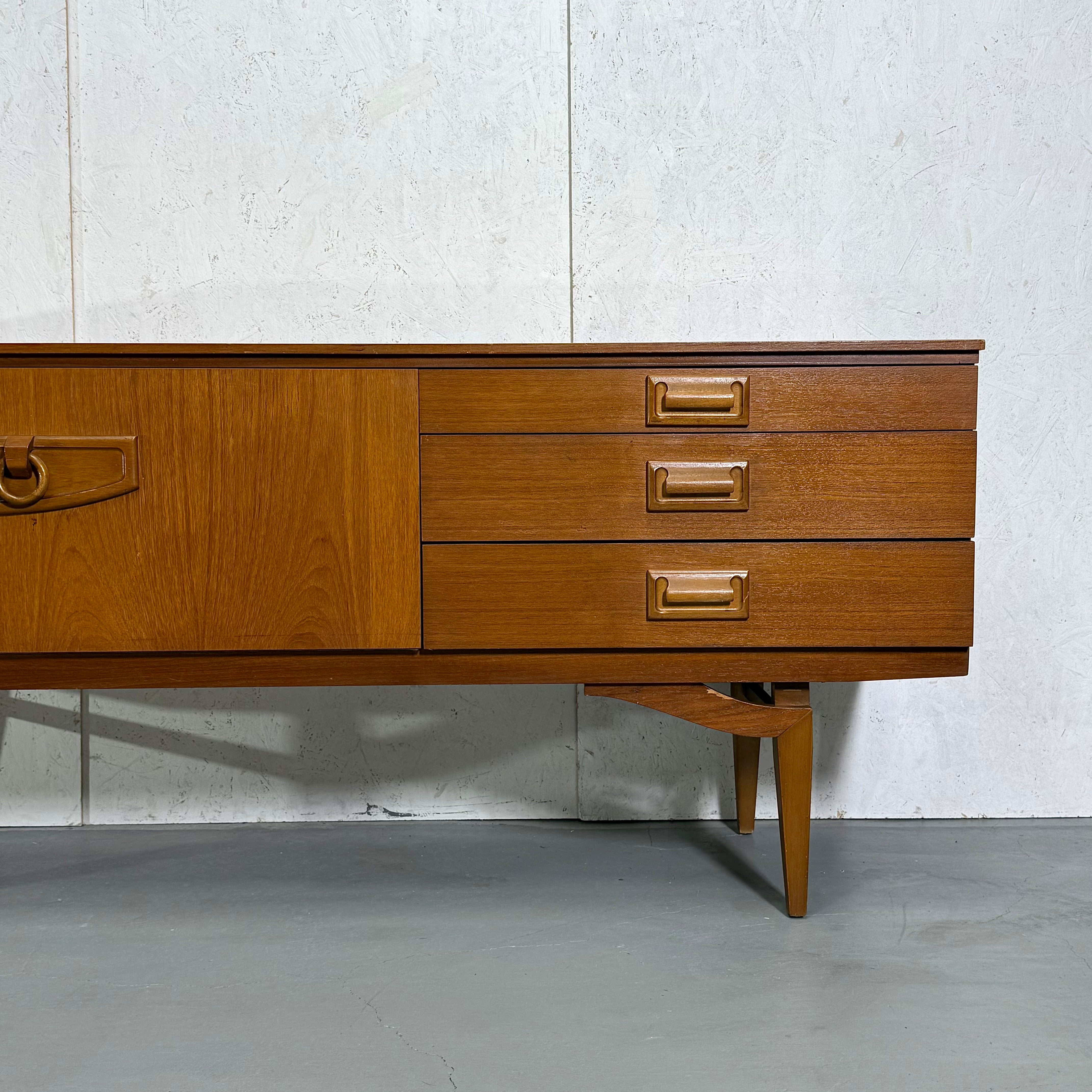 Beautility (ビューティリティ) / ヴィンテージ サイドボード (302